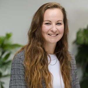 LYNSEY TAMLYN